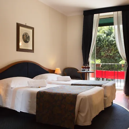 Hotel Massimo Plaza 4*