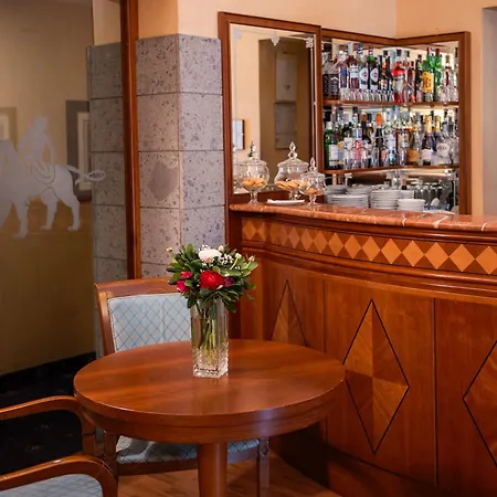 Hotell Massimo Plaza