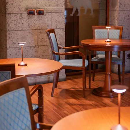 Hotell Massimo Plaza 4*