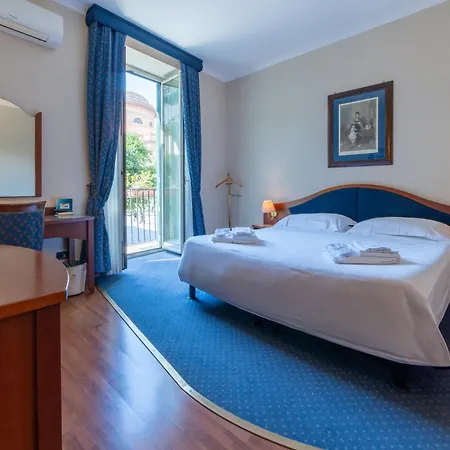 Massimo Plaza Hotel 4*