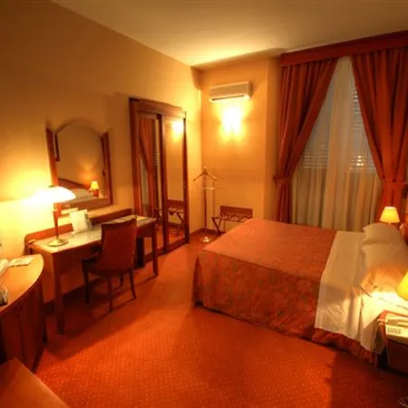 Massimo Plaza Hotel 4*