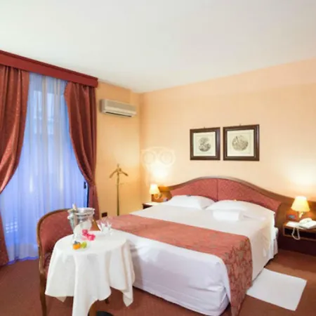 Massimo Plaza Hotel 4*