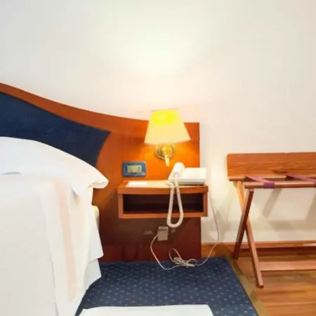 Szálloda Massimo Plaza 4*