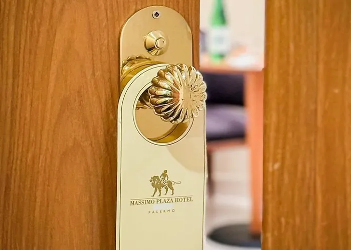 Отель Massimo Plaza 4*