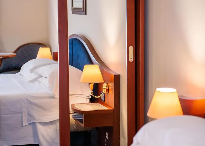 Отель Massimo Plaza