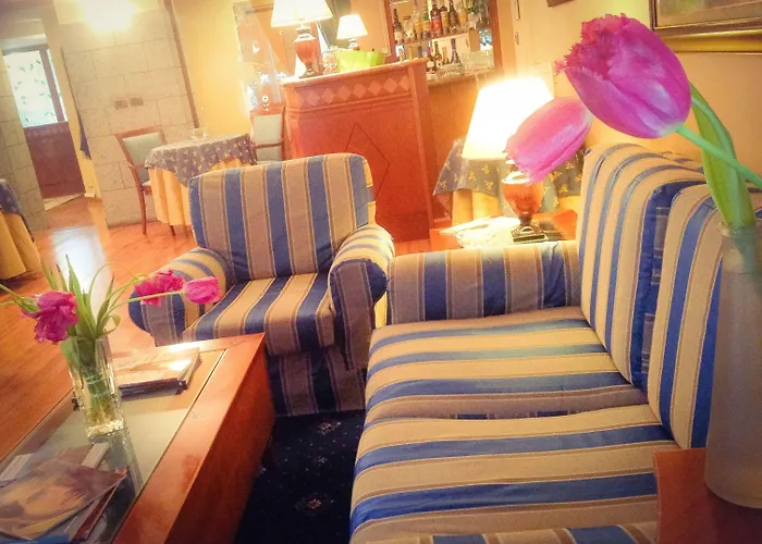 Massimo Plaza Палермо