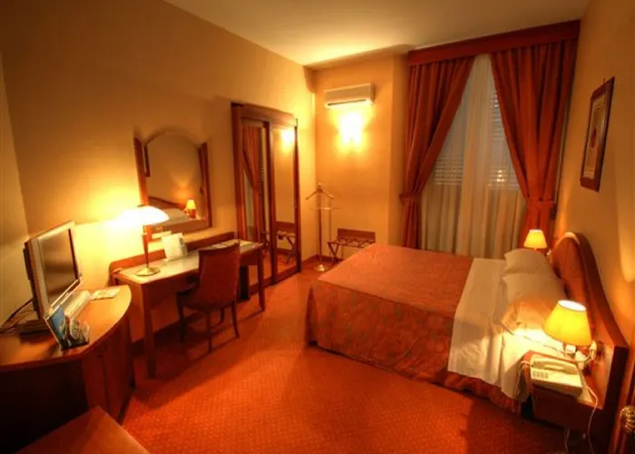 Massimo Plaza Hotel 4*