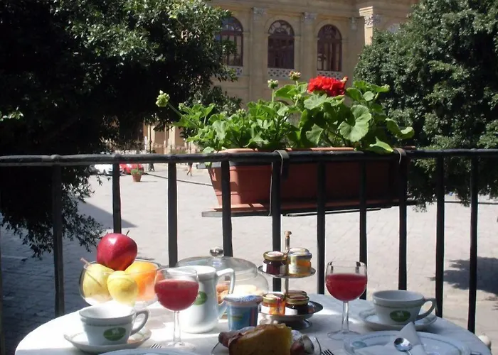 Отель Massimo Plaza