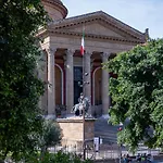 Massimo Plaza Palermo