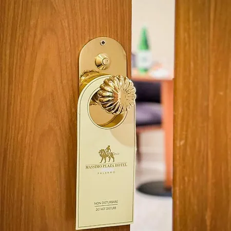 Szálloda Massimo Plaza 4*